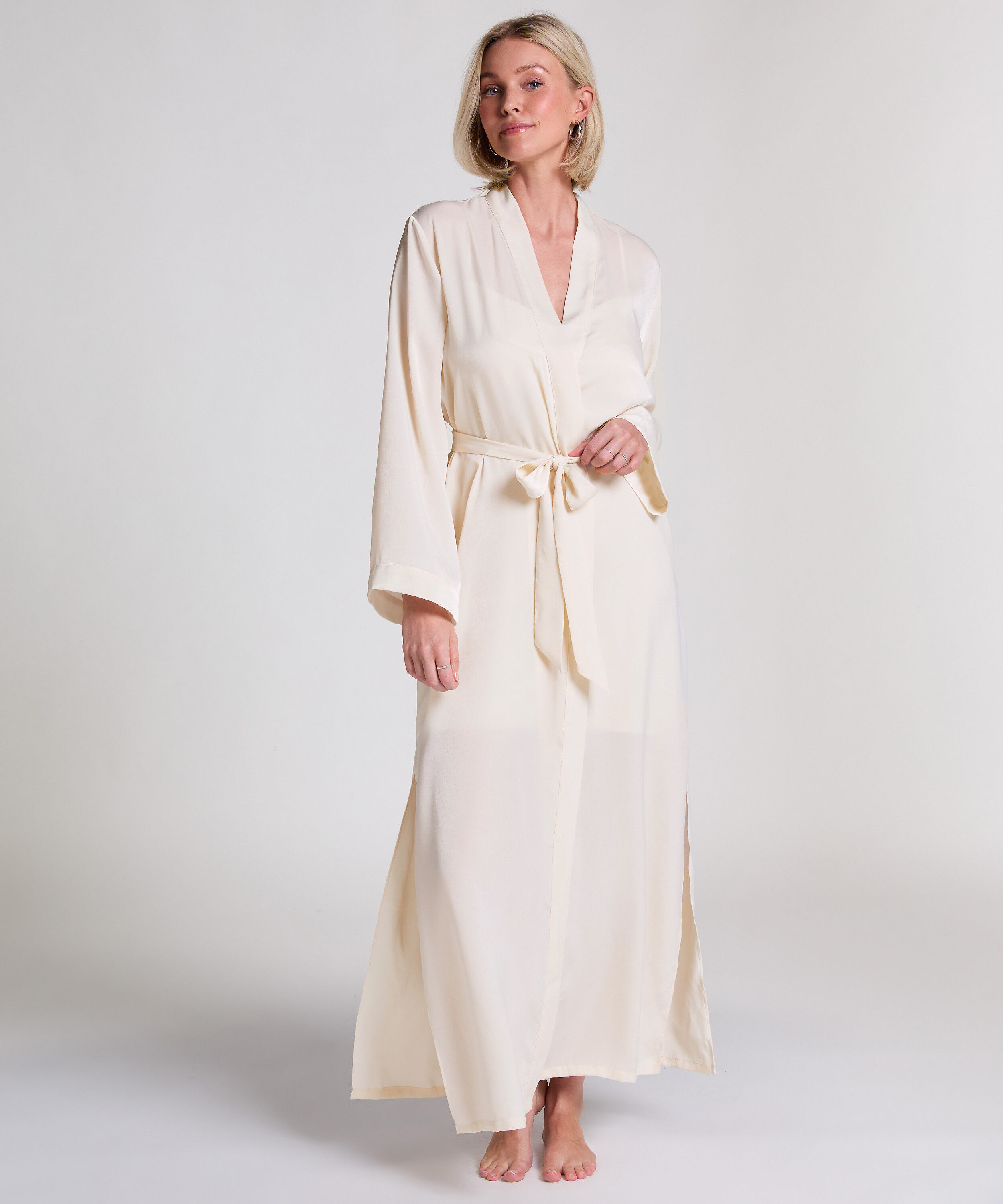 Satin kimono, Hvid