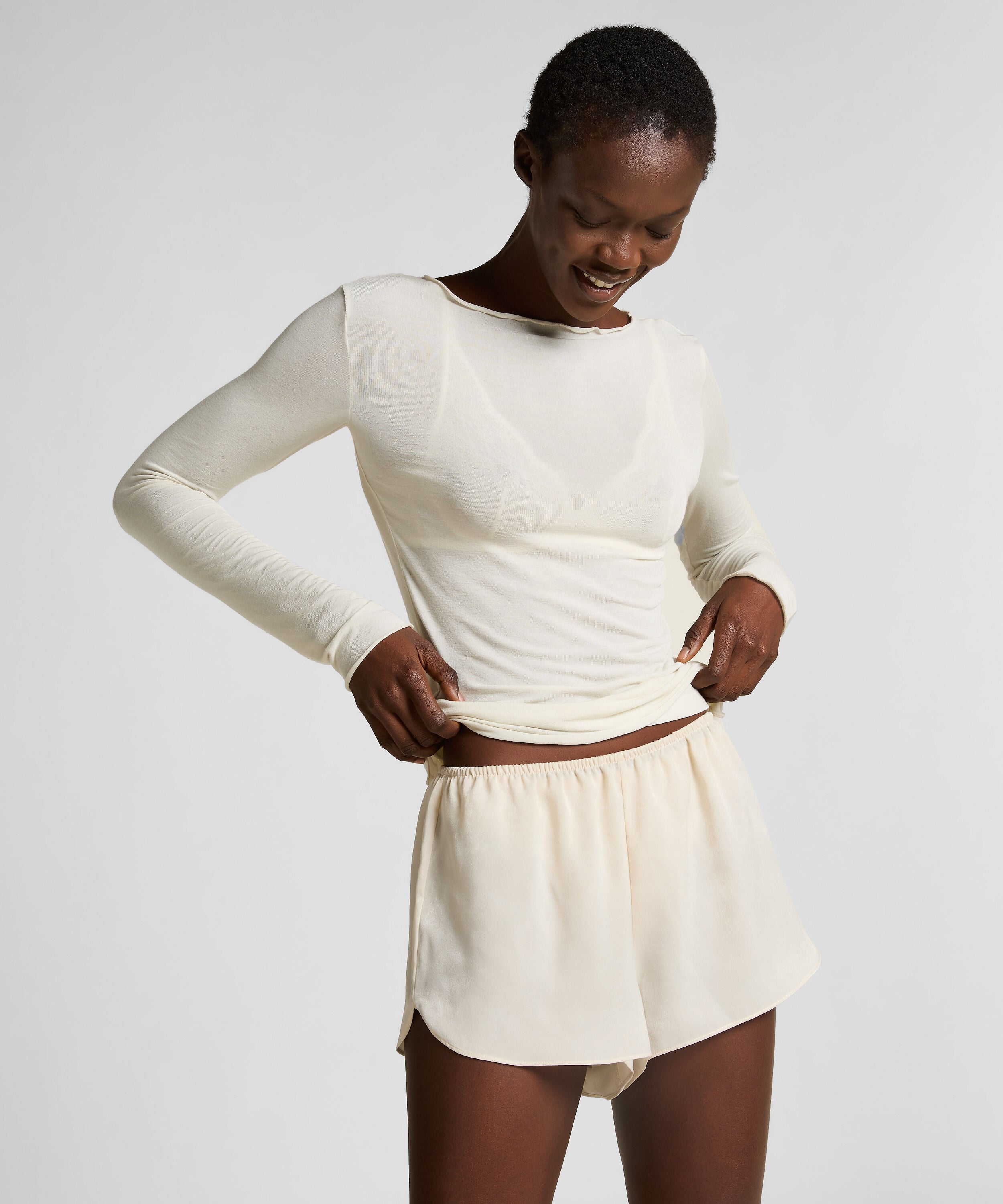 Shorts Satin Minimal
