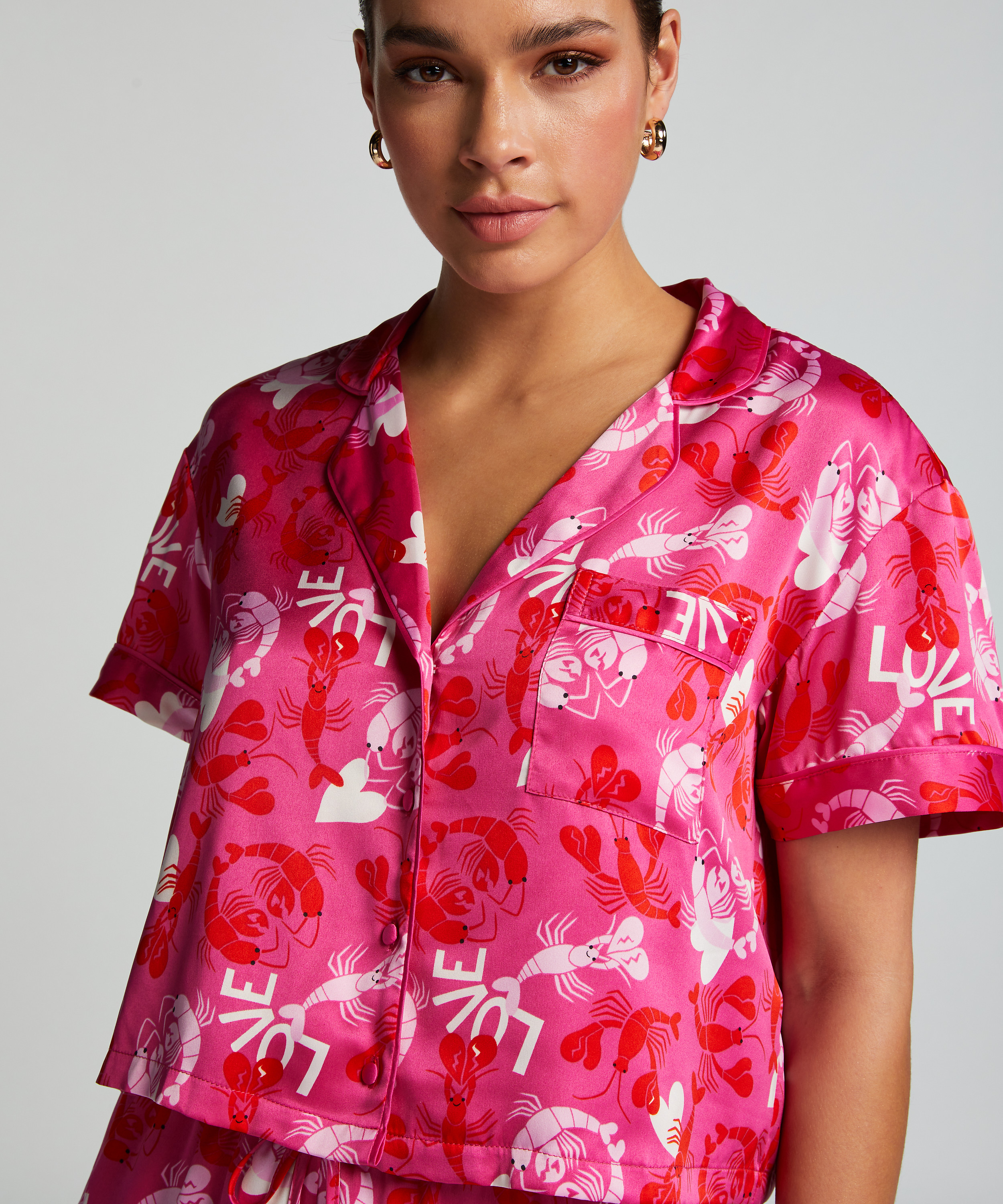 Kort&aelig;rmet satinjakke, Lyser&oslash;d, main