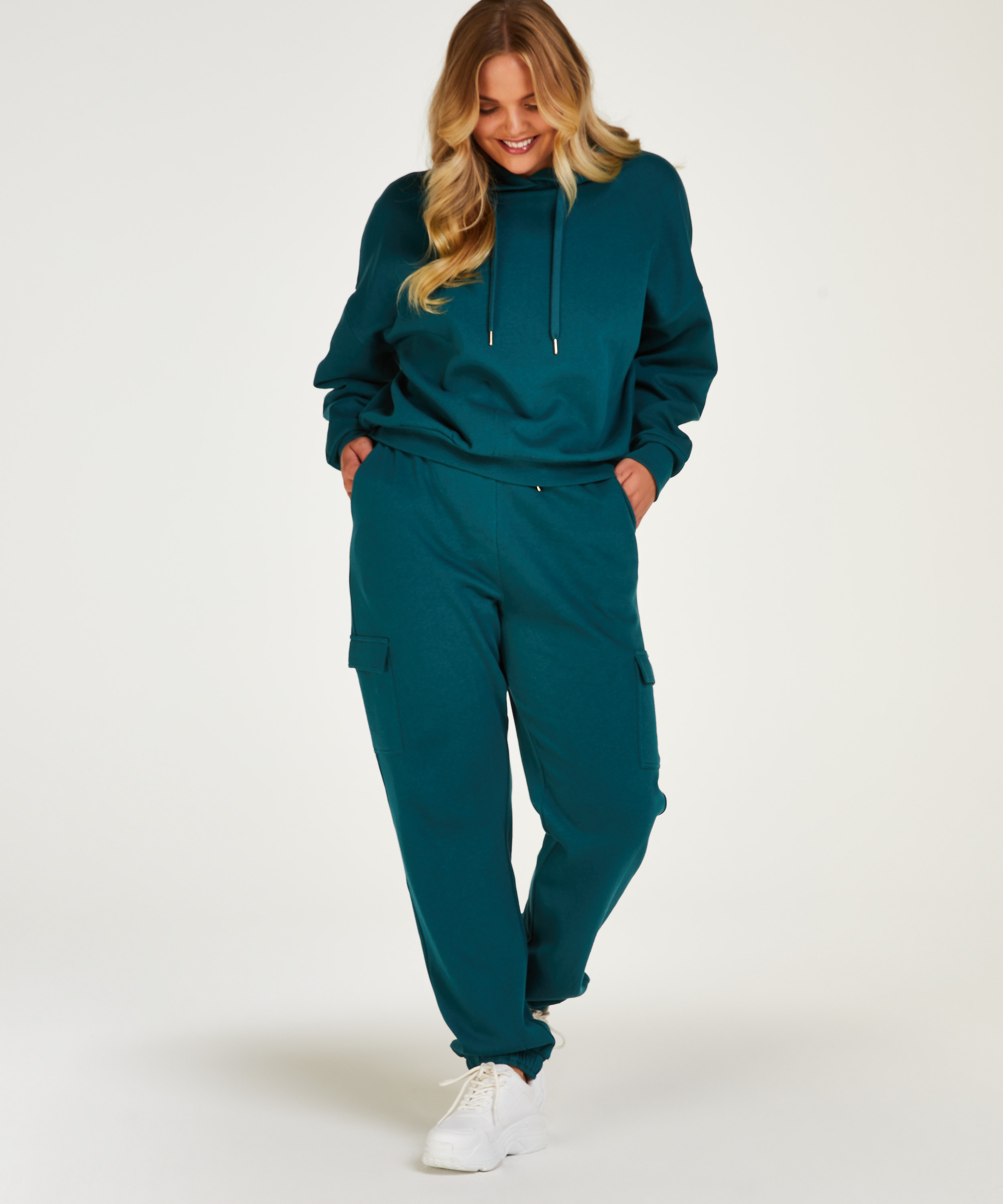 Lang&aelig;rmet H&aelig;ttetr&oslash;je, Bl&aring;, main