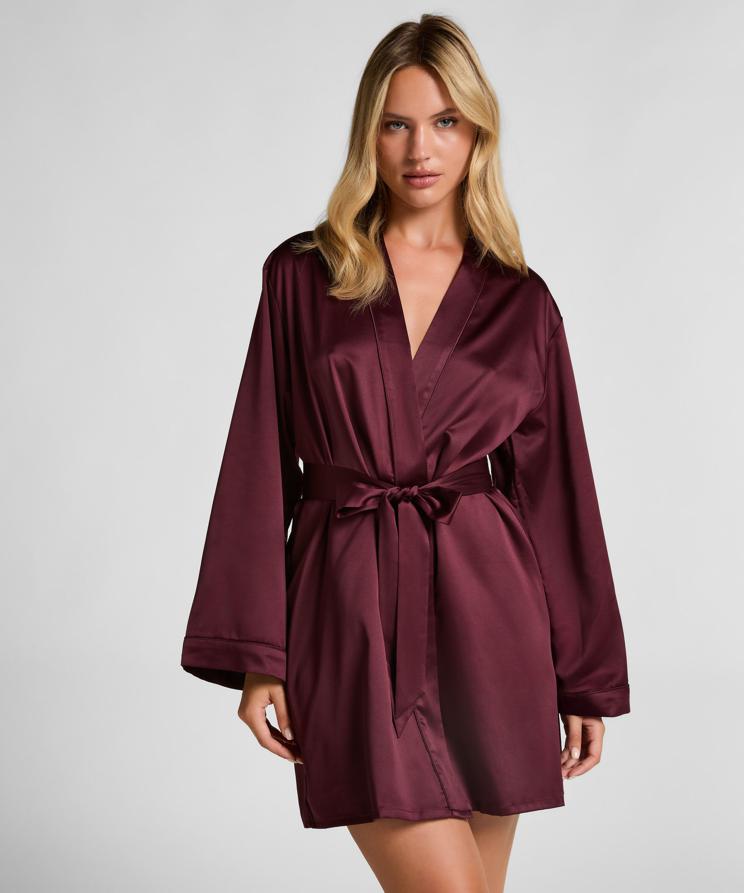 Satin kimono, Rød