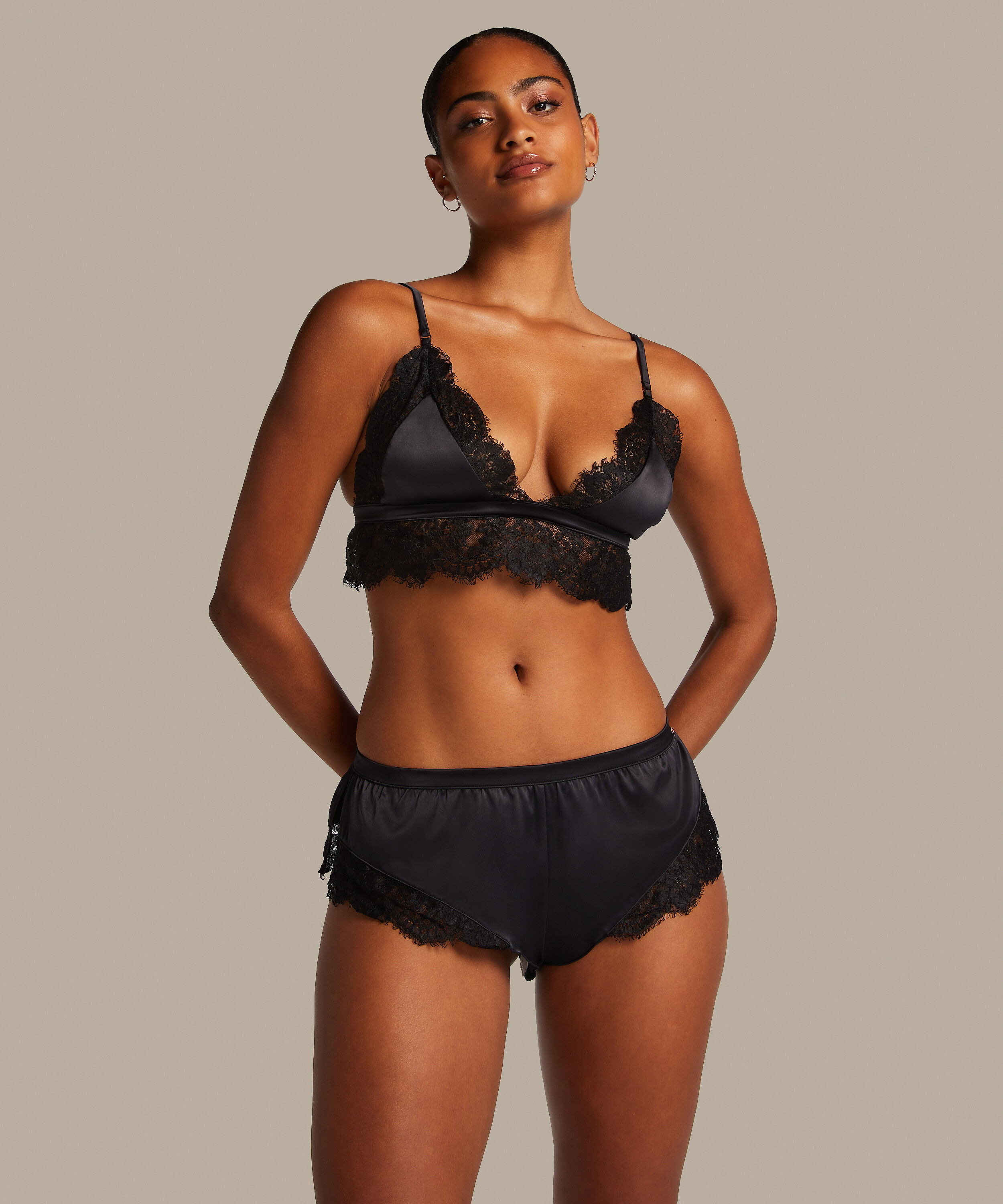 Trusse Lace Valerie, Sort