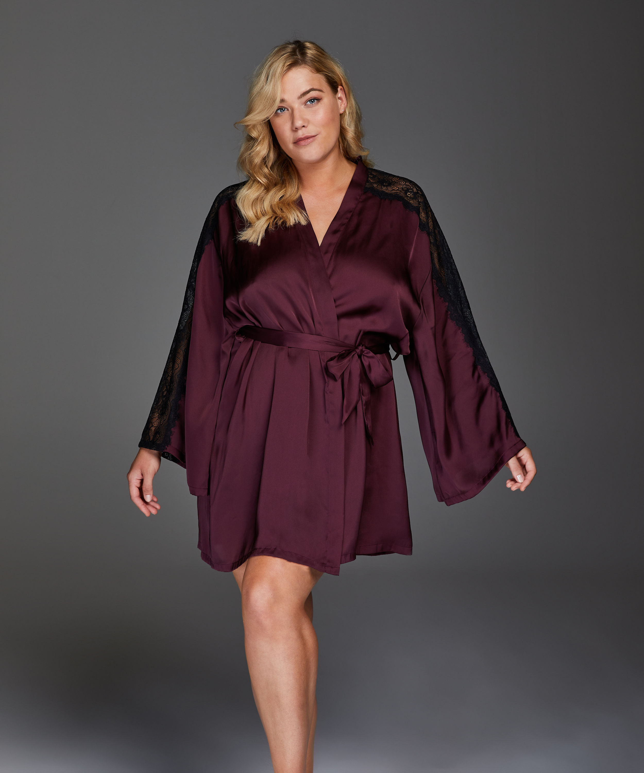 Nadia satinkimono, R&oslash;d, main