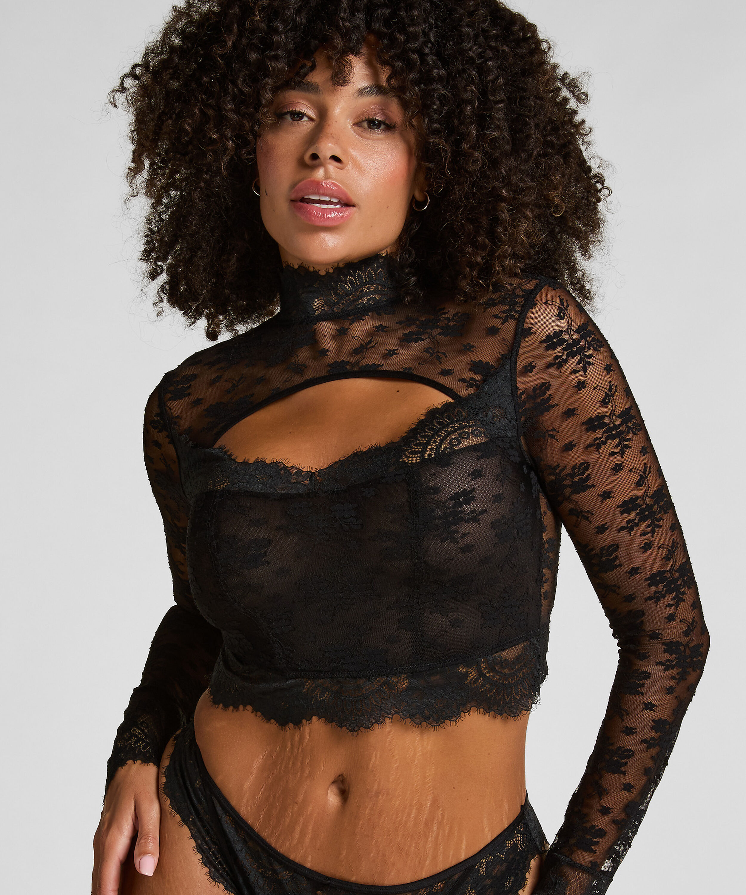 Lou bralette, Sort