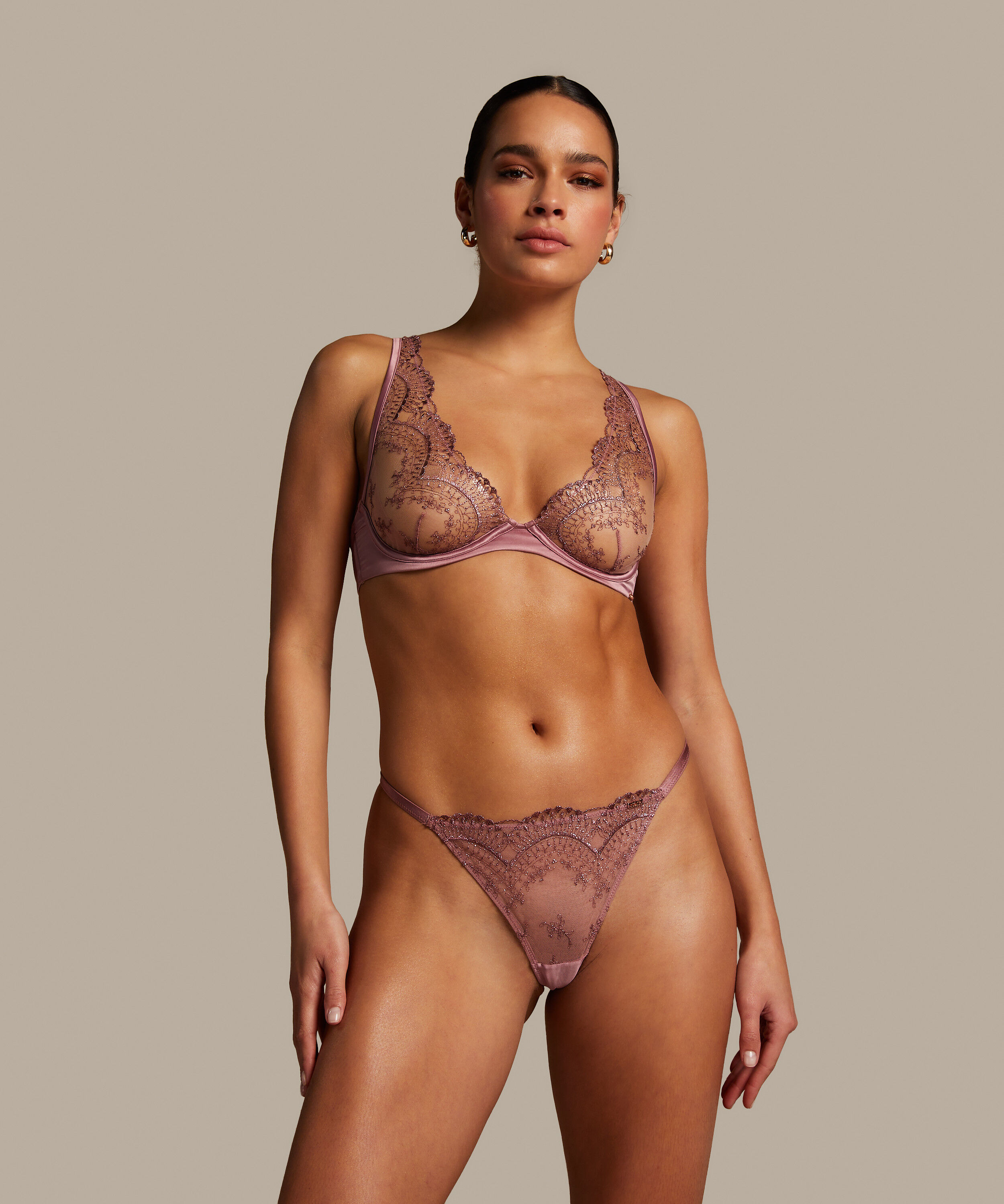 Ikke-formst&oslash;bt b&oslash;jle-bh Christine, Lyser&oslash;d