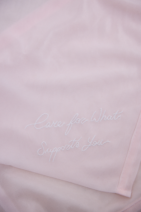 Washing Bag Pink Ribbon Small, Lyser&oslash;d