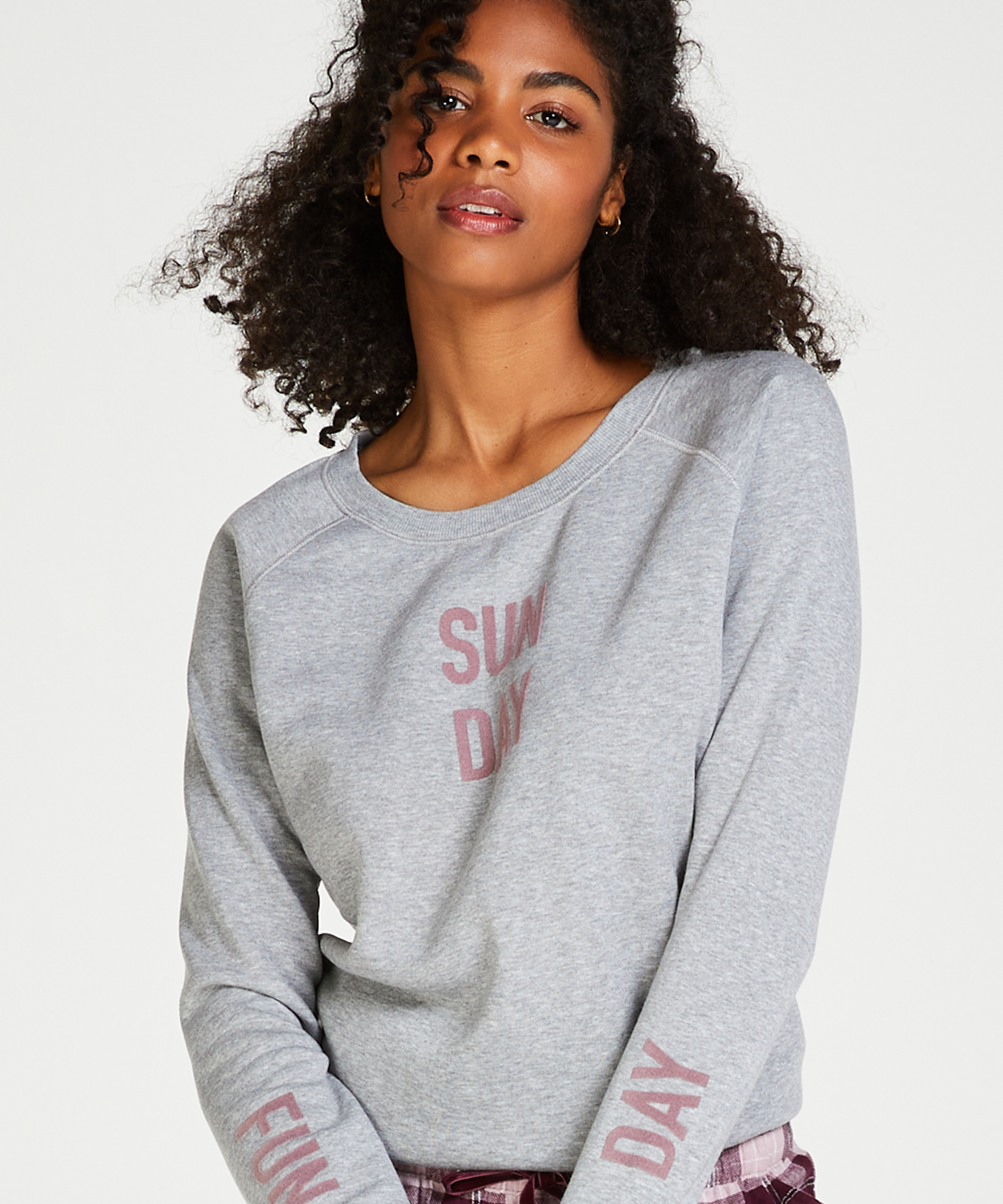 Funda tr&oslash;je s&aelig;t, Gr&aring;, main