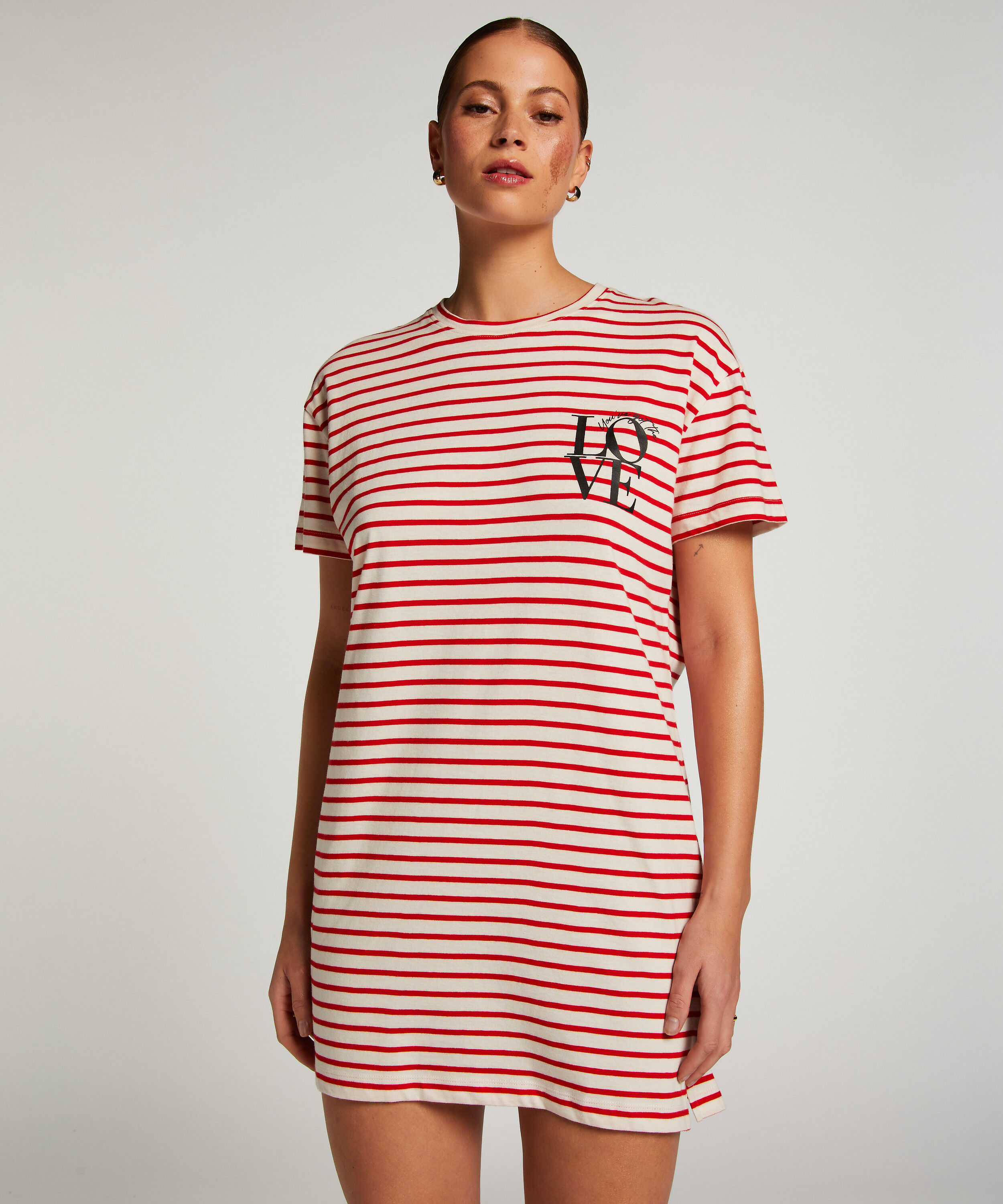 Natskjorte rund hals, R&oslash;d