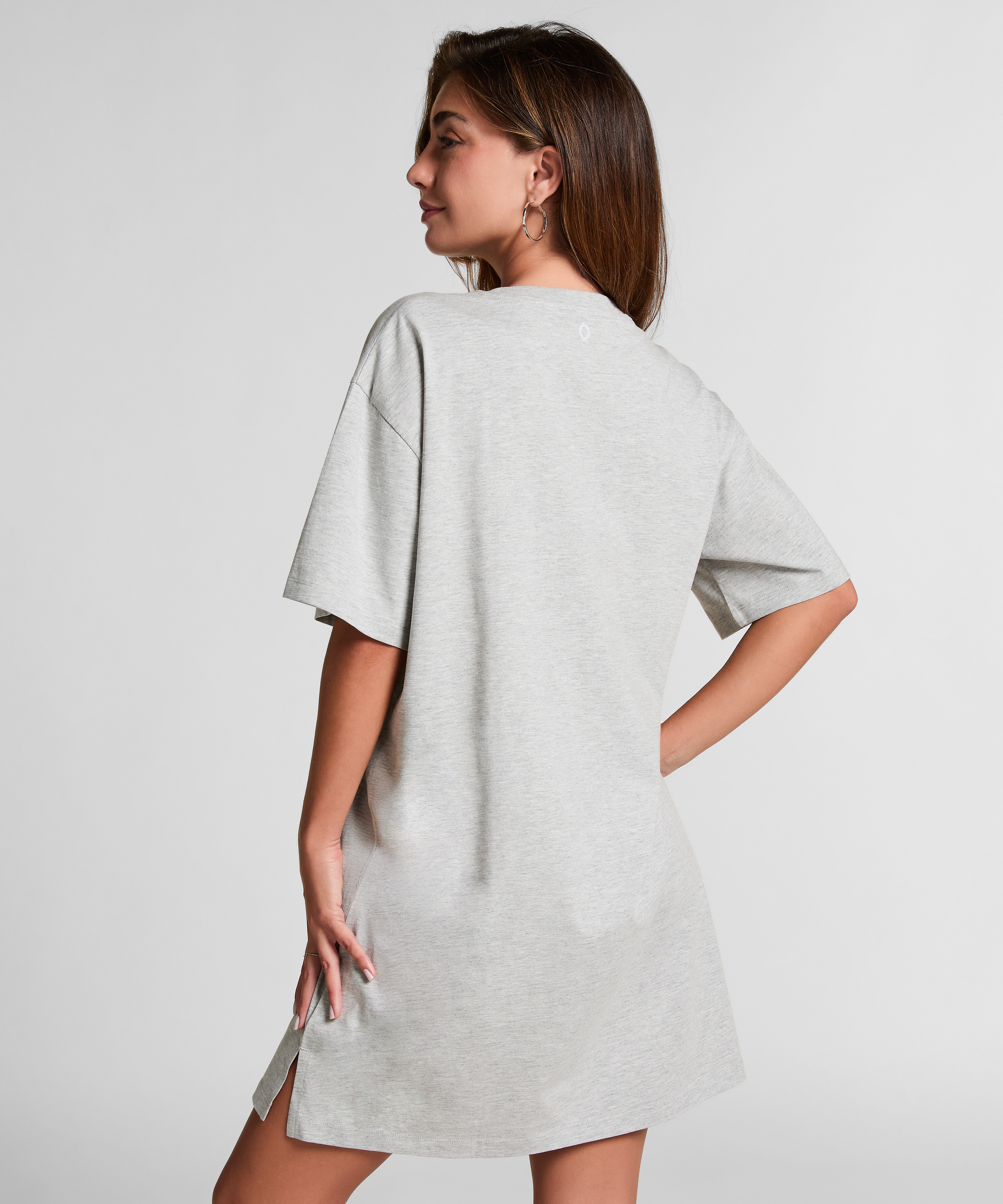 Natkjole, Gr&aring;, main