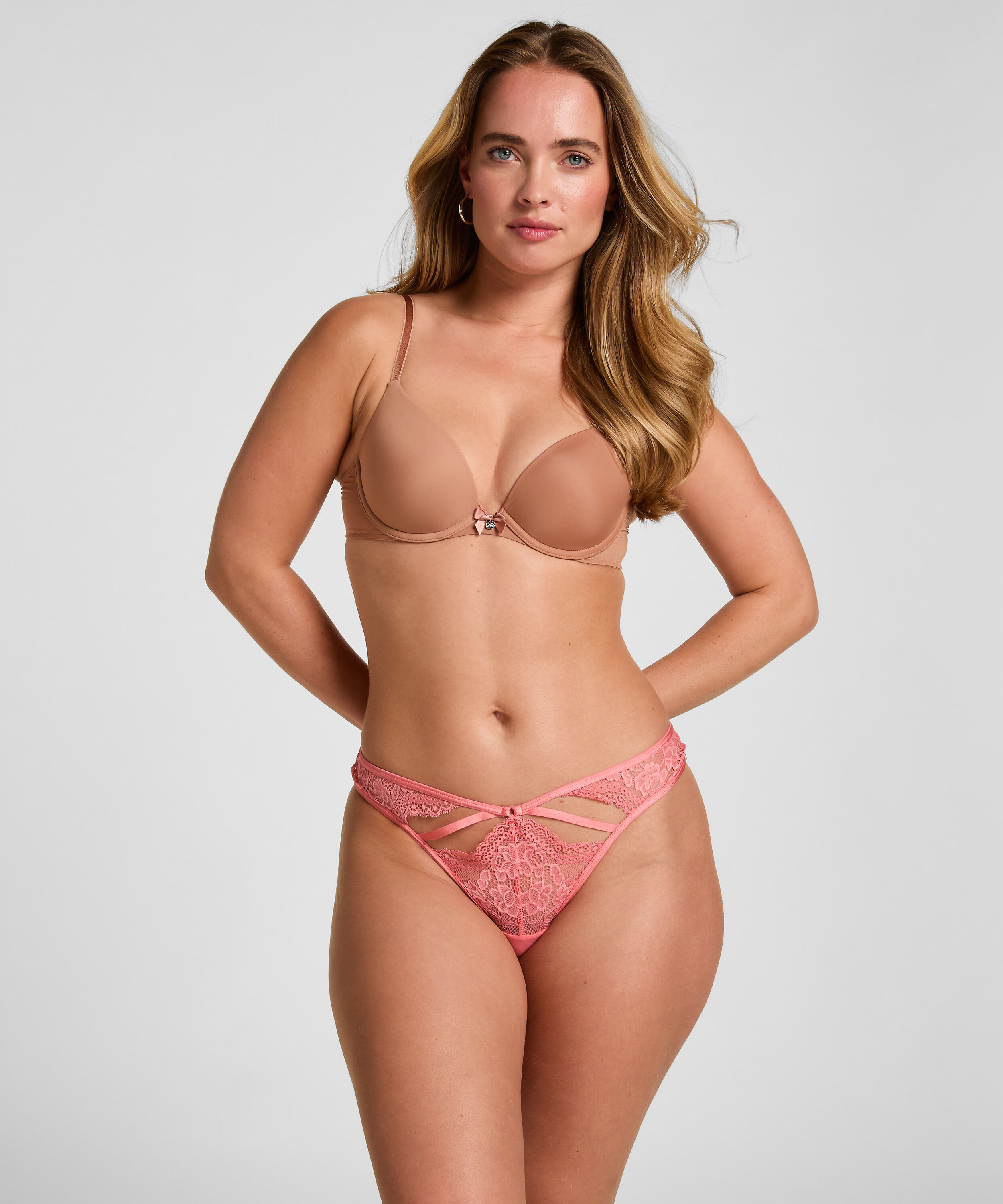 Jenny String, Lyserød