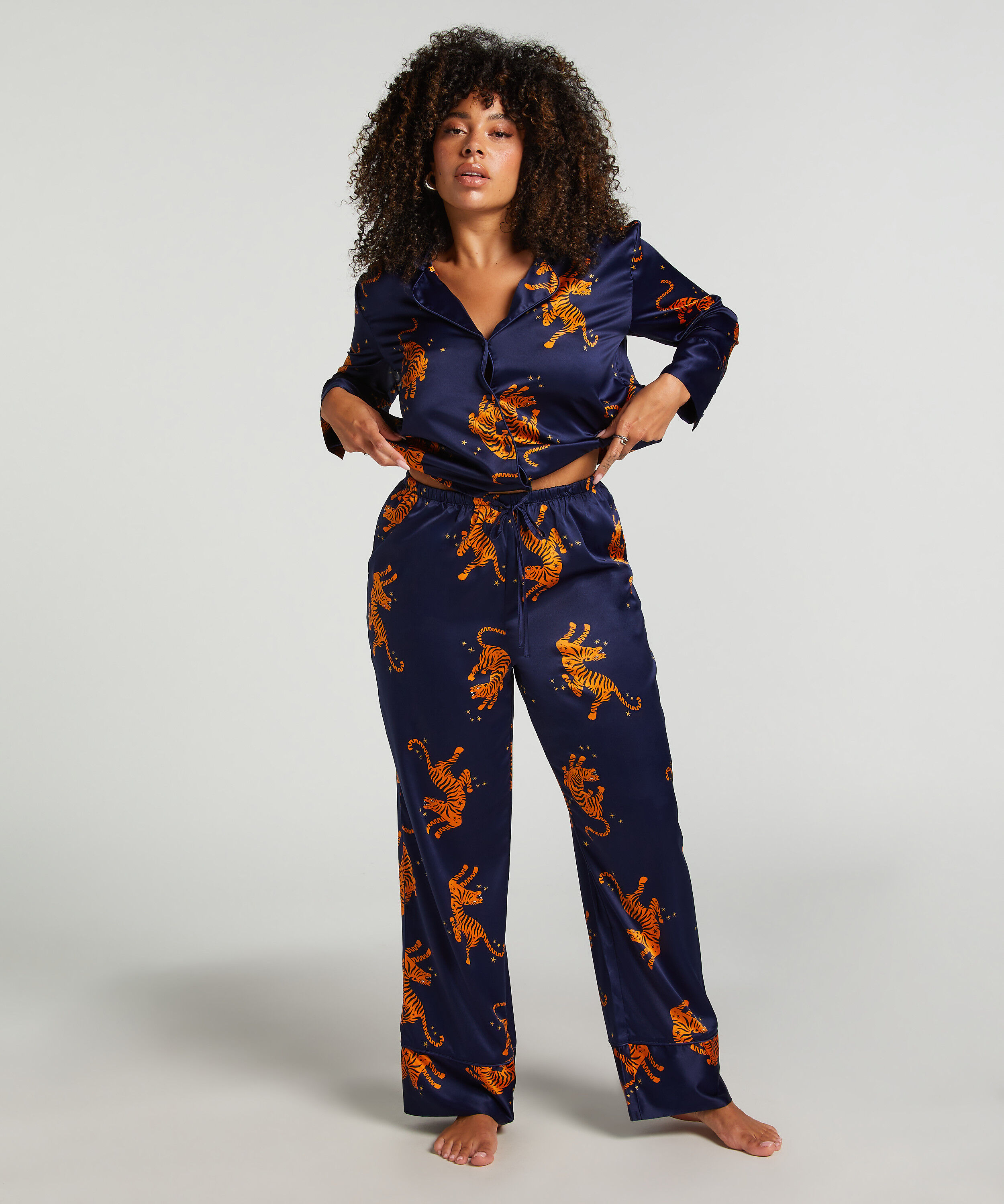 Satinbukser, Bl&aring;